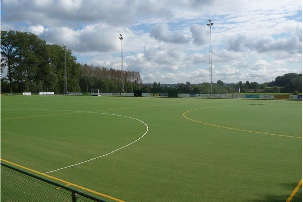 Rénovation terrain de hockey synthétique - Sportinfrabouw NV